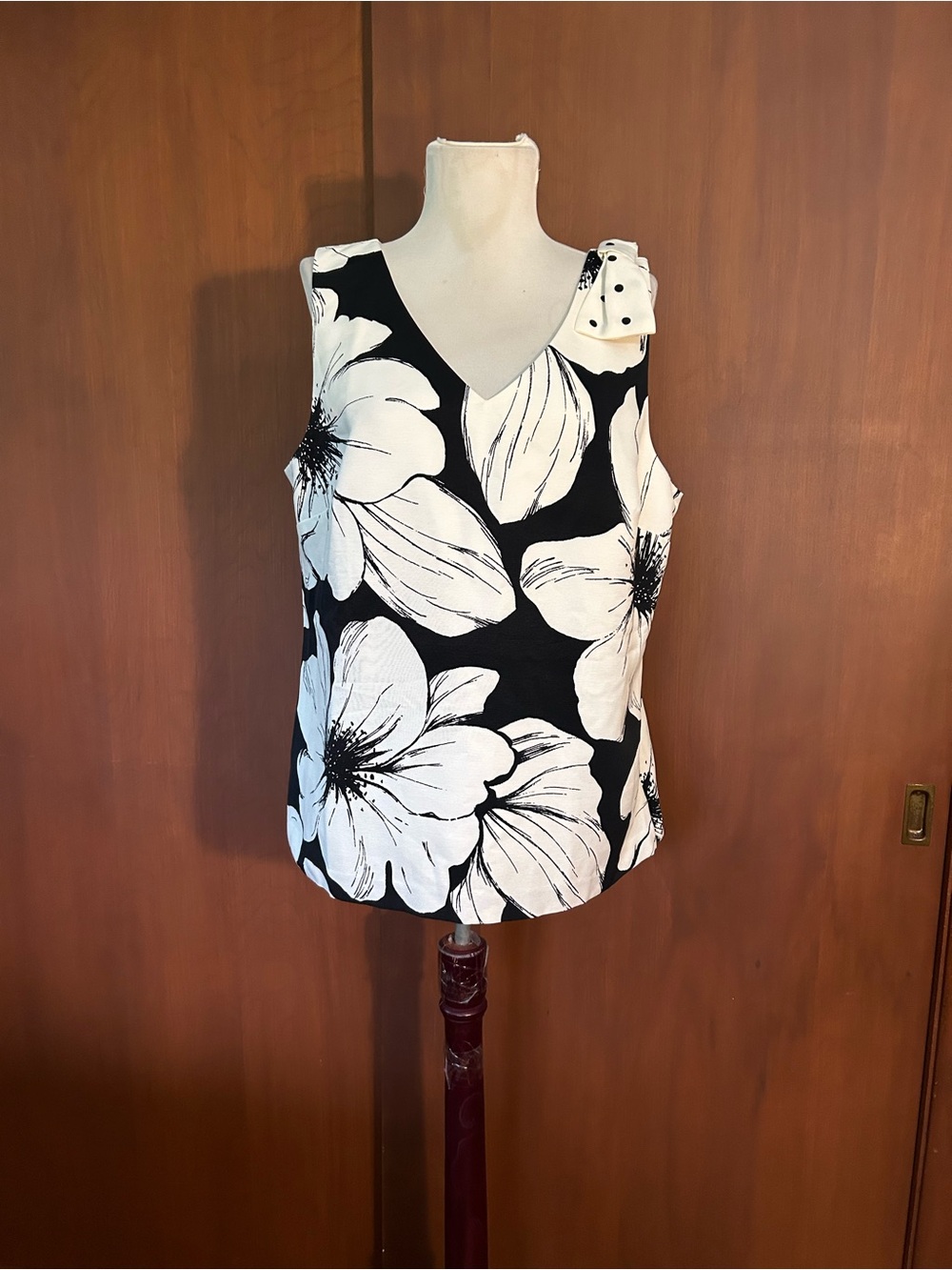 NWT Talbots black and white top